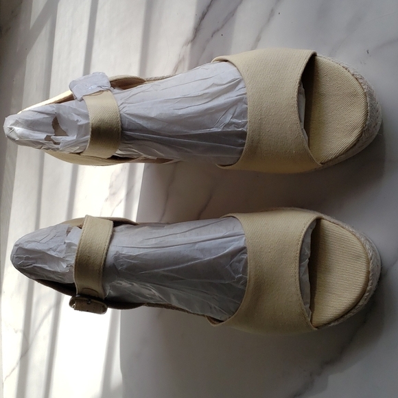 LifeStride Go For It Espadrille Wedge Sandal in Butter Size 10M - Picture 2 of 11